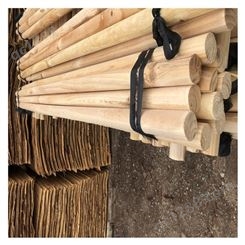 荆门市木材加工 出售两米松木杆木棍木棒 树木支撑杆批发